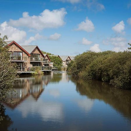 Kingfisher Hot Tub & Log Burner House On Premium Lakeside With Resort Facilities St Columb Major Bagian luar foto