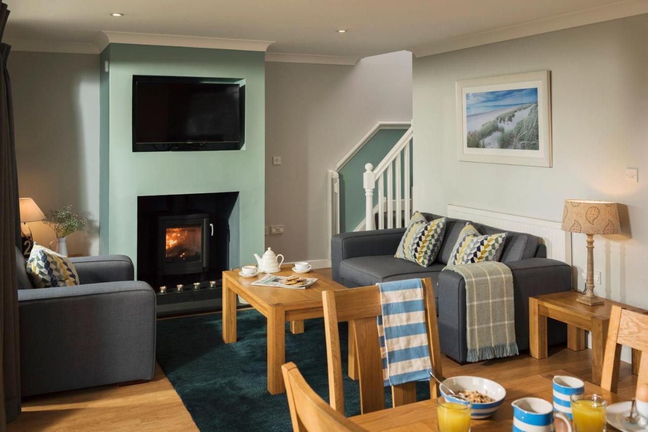 Kingfisher Hot Tub & Log Burner House On Premium Lakeside With Resort Facilities St Columb Major Bagian luar foto