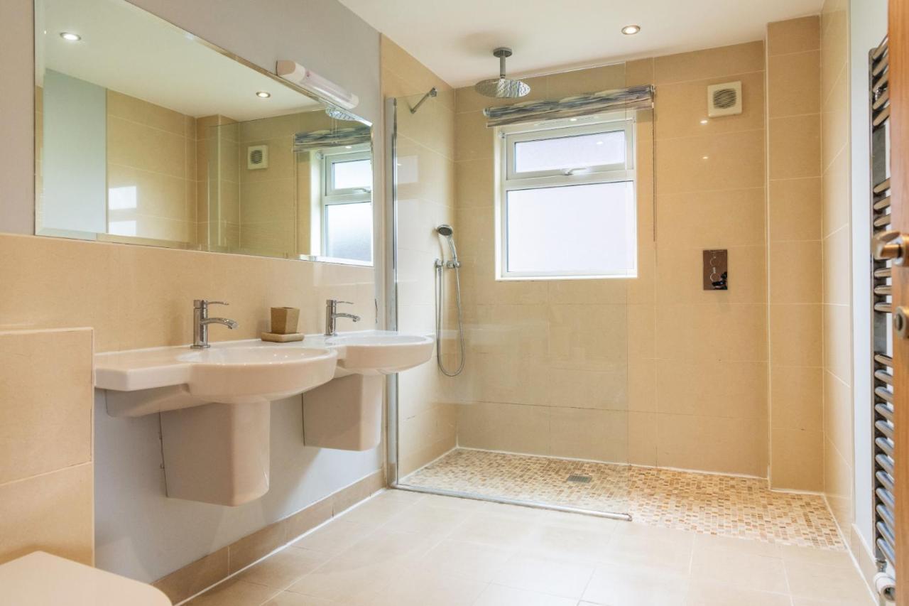 Kingfisher Hot Tub & Log Burner House On Premium Lakeside With Resort Facilities St Columb Major Bagian luar foto