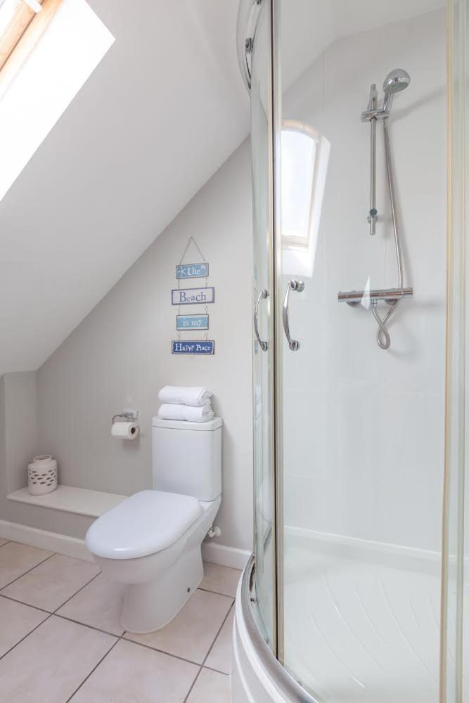 Kingfisher Hot Tub & Log Burner House On Premium Lakeside With Resort Facilities St Columb Major Bagian luar foto